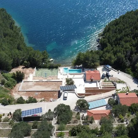 Poolincluded Beachfront In A Secluded Bay Βίλα
