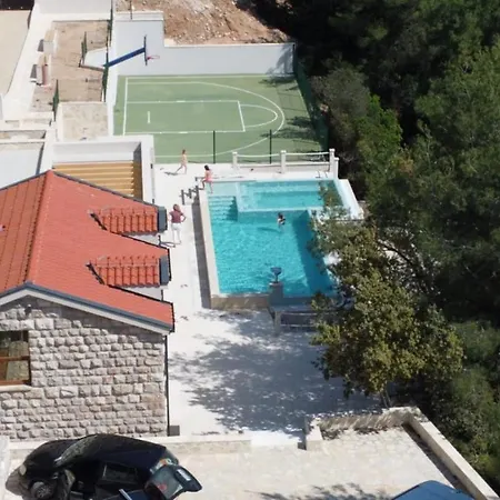 Poolincluded Beachfront In A Secluded Bay Βίλα