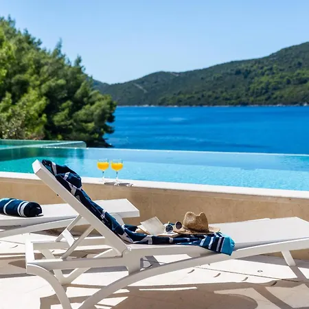 Poolincluded Beachfront In A Secluded Bay Villa Doli