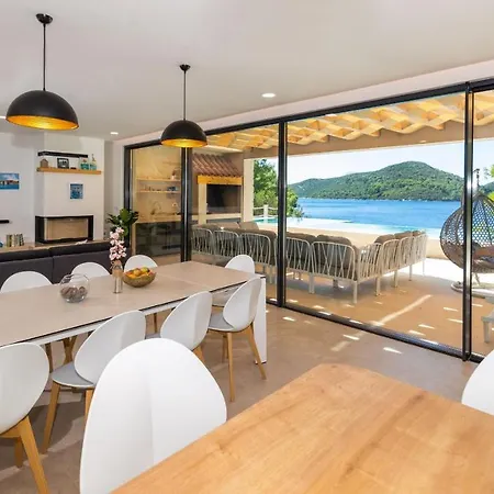 Poolincluded Beachfront In A Secluded Bay Villa Doli