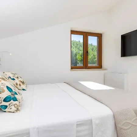 Poolincluded Beachfront In A Secluded Bay Villa Doli