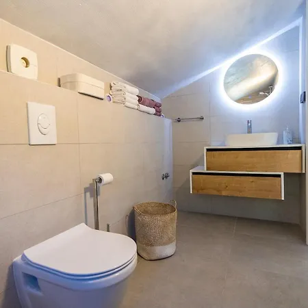 Villa Poolincluded Beachfront In A Secluded Bay Doli
